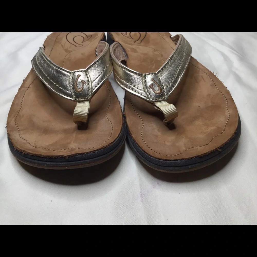 OluKai Kumu Gold Flip Flop Sandals - 7 - Picture 2 of 8